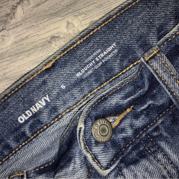 Old Navy High Wasted Slouchy Straight Jeans - Picture 4 of 6